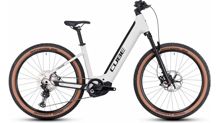 Cube Reaction Hybrid SLT 750 Wh E-Bike Easy Entry 27,5″ silver´n´cream